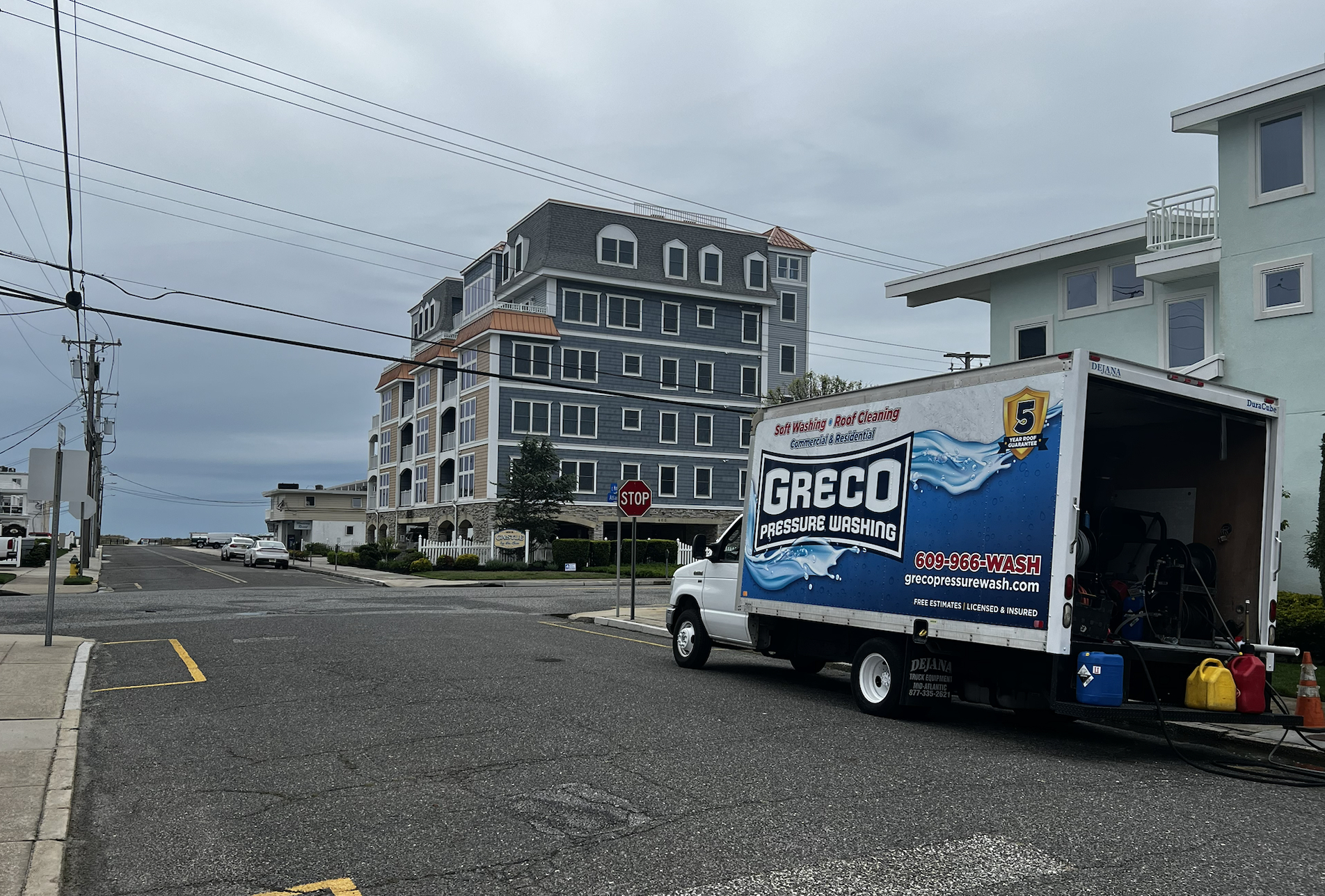 New Jerseys best pressure washing company cleaning a shore house